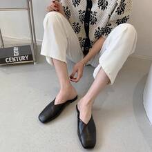 Women's Black Mule Shoes, Elegant Square Toe Design, Fashionable Comfortable Flat Sandals, Closed-Toe Slip-On Shoes, Suitable For Indoor And Outdoor, All Season, Synthetic Leather Upper Soft And Comfortable, Rubber Outsole Durable And Non-Slip, Wholesale And Retail