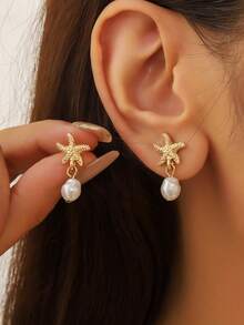 1 Pair Of Women's Starfish Pearl Earrings, Gold Shell Starfish Earring, Thick Pendant Earrings, Suitable For Summer Beach Swing Jewelry. Women's Starfish Pearl Earrings, Gold Shell Starfish Earring, Thick Pendant Earrings, Suitable For Summer Beach Swing Jewelry - Vàng - Xem 1