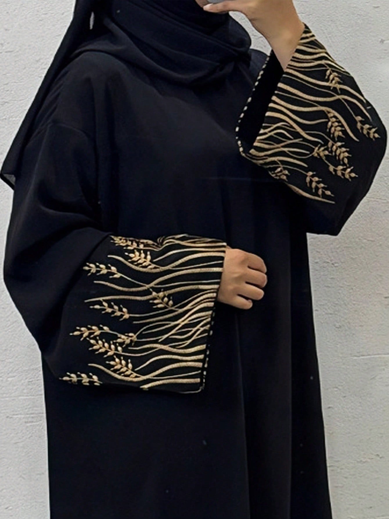 عباية مطرزة بأكمام بدون طرحة، عباية طويلة مطرزة عر...