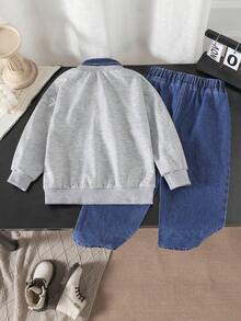 2 件套幼儿男童套装 - 可爱卡通字母印花拼接 Polo 领运动衫和时尚蓝色牛仔裤，春秋季 - 淺灰色 - 查看 10