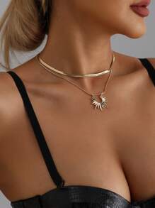 1 件简约别致的太阳图腾吊坠项链，时尚女士锁骨吊坠项链，西方魅力珠宝，适合女性日常通勤配饰、派对珠宝、送给母亲、女朋友和其他女性的礼物