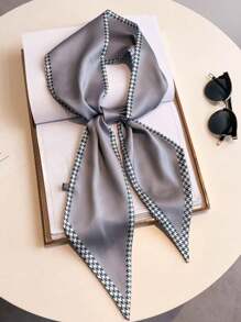 1 件女士装饰色块围巾，新款春夏字母印花，丝滑涤纶材质，高弹抗皱围巾，环绕式包带，送给家人和朋友的礼物