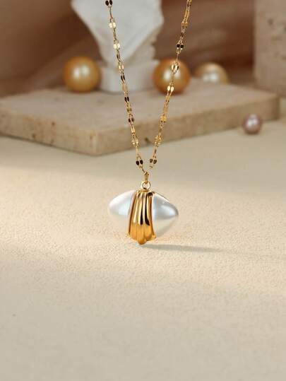 1 pieza Collar de mujer con colgante de concha de perla falsa, cadena de acero inoxidable color oro, collar de pareja, regalo de joyería para fiesta, verano y playa 2025
