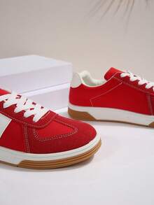 2025秋季女款拼色休闲运动鞋，时尚百搭平底运动鞋，适合散步、日常通勤穿着，学生系带滑板鞋