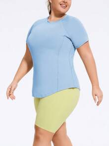 大码女式修身高弹运动上衣，吸湿透气插肩袖，弧形下摆带反光细节，休闲健身跑步服，大码运动休闲短袖T恤