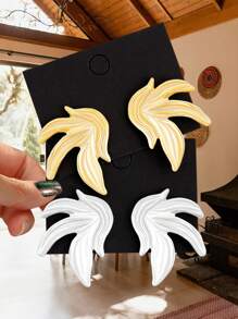 Betykuku 2 Pairs Fashionable Gold & Silver Tone Leaf Stud Earrings Set, Gifts For Women & Girls, Suitable For Daily, Party, And Travels