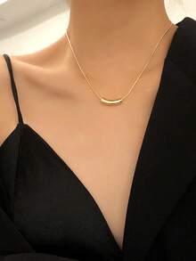 1 Minimalist Gold Smile Small Curved Tube Pendant Necklace - 黃金 - 查看 4