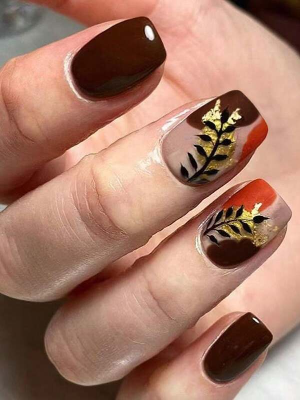 24 Stück elegantes Herbst/Winter Nagelkunst Set, enthält sanftes Braun, rötliches Braun, Goldfolie & Glitzermuster, glatte Oberfläche, quadratische Form, mittlere Länge, wiederverwendbar, geeignet für den täglichen Gebrauch von Frauen, Partys & besondere Anlässe