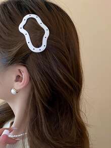 12件套黑白极简时尚发夹组合，星形、方形、波浪形款式 - 适合女孩和女士，打造酷炫时尚感。适合休闲、工作、户外等各种场合，打造时尚造型。轻巧便携，是打造各种发型的必备单品，包括发夹、发爪、发卡、发夹、发饰、头部饰品、女士发饰等。 - 彩色 - 查看 4