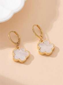 1 Pair Metal Fashion Lucky Clover Earrings, Suitable For Women's Daily Commute Wear