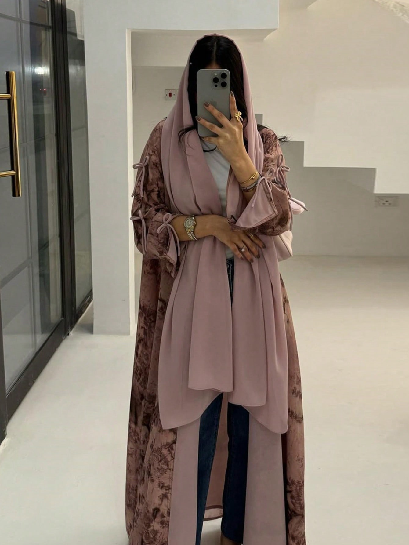 Hafizah فستان شيفون مطبوع بتصميم محتشم مع وشاح رأس...