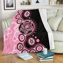 Modern Polka Painting Flannel Blanket - Black With Pink And Purple Circular Patterns, All-Season Soft Washable Blanket, Suitable Sofa, Bed, Camping, Travel, And Gifts, Comfortable Home Decor, Vibrant Design, Quilted Texture, Multi-Functional Accessory, Great Choice