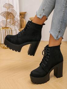 بوت أنيق قصير للنساء موديل 2025، لون أحادي الألوان، كاجوال بنعل عالي مقاوم للماء وذو منصة، مناسب للعطلات والأعراس والحفلات في فصلي الخريف والشتاء، ملابس الحفلات