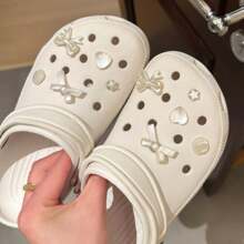 10 szt. słodkich, dziewczęcych zawieszek, designerskich, eleganckich, zabytkowych, perłowych kokardek do butów, DIY kwiatowe zawieszki do butów, garnitur dla kobiet, prezent na Nowy Rok