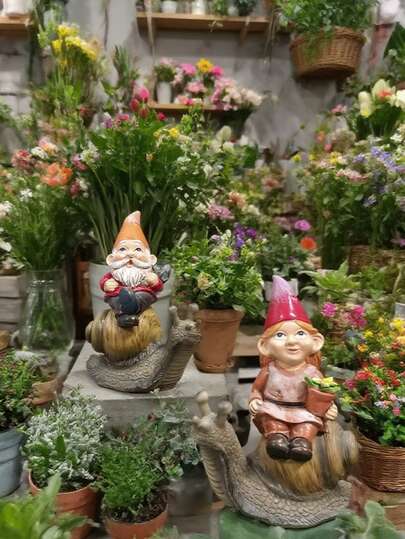 1 pieza Gnomo de jardín: Decoración de jardinería de enanito de resina con estilo caprichoso, que ilumina el espacio exterior como protector, crea una atmósfera de cuento de hadas con colores vibrantes y adorables para calentar los rincones del hogar, decoración para el jardín, el balcón, el escritorio, las plantas en macetas