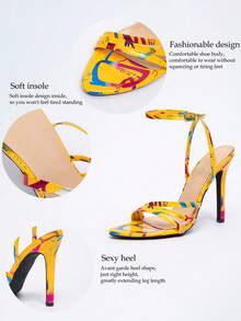 Giày sandal cao gót màu vàng lấp lánh sang trọng dành cho nữ, với nhiều quai đan chéo, mũi tròn, khóa cài, phù hợp cho các bữa tiệc và thời trang, trang phục mùa xuân hè. - Màu vàng - Xem 11