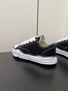 MMY Schuhe Klassischer rutschfester, verschleißfester, leichter Low-Top Skaterschuh in Schwarz und Weiß, geeignet für Studenten, Geschenke, Festivals, Campus