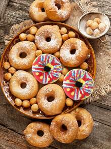 1 双高品质甜甜圈设计袜子，男女通用可爱舒适袜子，适合春夏秋冬，适用于圣诞节、万圣节、感恩节、教师节、狂欢节、斋月、独立日、返校、生日、派对等节日。个性化、色彩鲜艳、增强家庭氛围、时尚街头风格袜子