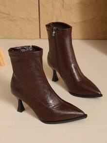 Botas com Zíper Lateral para Mulheres, Botas de Tornozelo Estilo Britânico, Botas Curtas de Salto Gatinho da Moda, Botinhas de Bico Fino Versáteis de Couro para Primavera e Outono