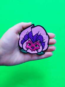 1PC Official Alice In Wonderland Purple Pansy Embroidered Iron On Patch - Multicolor - View 3
