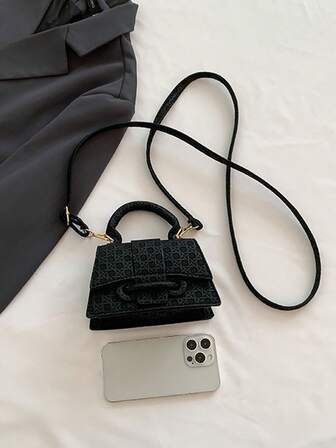 Dragsko, elegant och avslappnad, handburen liten fyrkantig väska för enkelrum. Lämplig för shopping, plånbok, shopping, unga kvinnor, högskolestudenter, nykomlingar, tjänstemän. Mycket lämplig för kontor, högskola, arbete, affärer, pendling, utomhusaktiviteter, resor och utflykter.