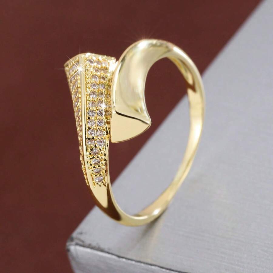 1枚时尚几何三角形交叉设计立方氧化锆女士戒指，休闲礼物 - 彩色 - 查看 1