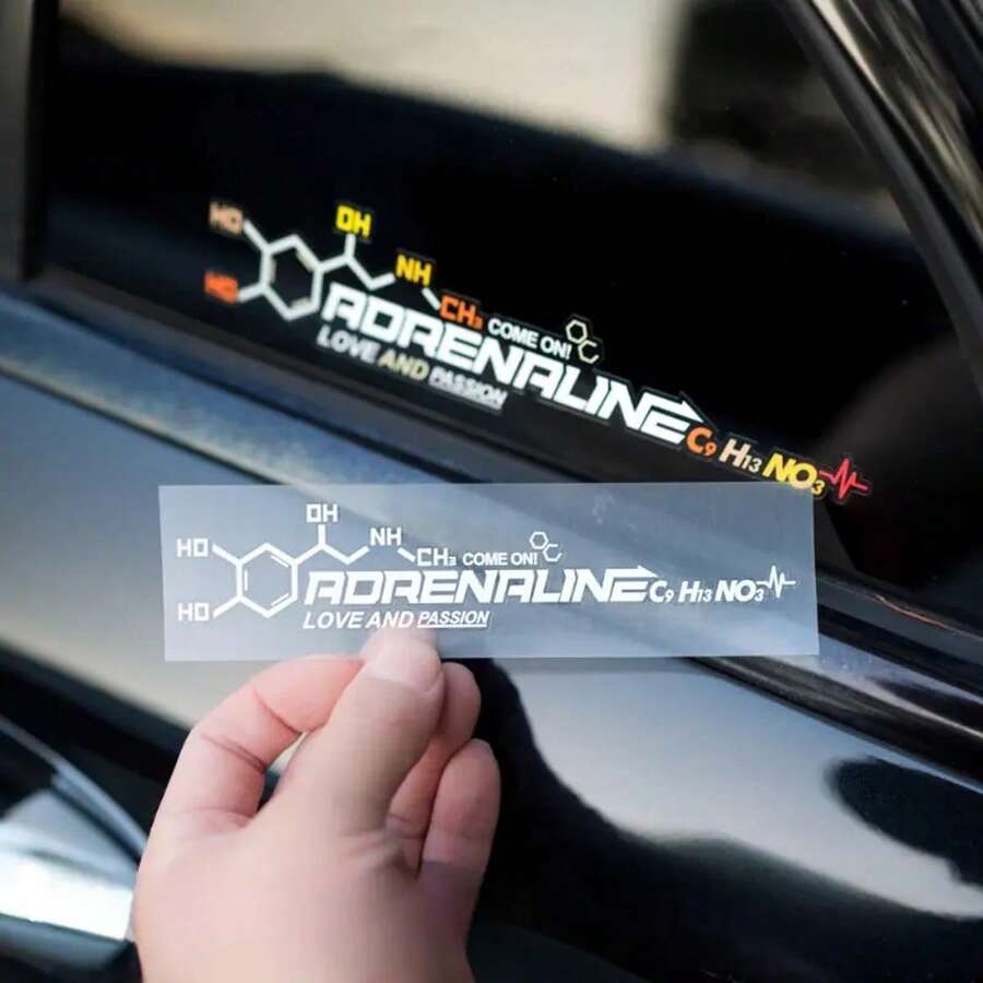 肾上腺素分子式汽车贴纸 - 爱与激情设计，用于汽车、摩托车和挡风玻璃的反光 PVC 贴花，前挡风玻璃装饰 | 鲜艳贴纸 | 反光材料，肾上腺素燃料配件 - 均碼 - 查看 1