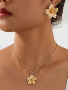 1 Set Luxury Elegant Floral 5-Petal Pendant Necklace, 1 Pair Earrings, 1 Necklace, 1 Bracelet, 1 Ring Set - Suitable For Wedding, Engagement, Date, Party, Fashion Jewelry Gift For Women