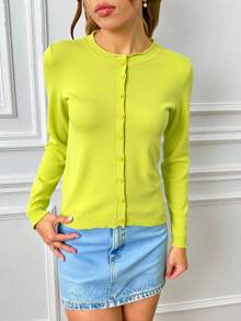 Cardigan Tejido Punto Botones Frontal Manga Larga Suave Tacto Liviano Cómodo Diario Oficina Casa Cálido Versátil Ajuste Slim Silueta Refinada Mujer Moderna Chic Estilo Premium Street Wear Fashion Color Energía Otoño Invierno Superponer Capas Minimal Clásico Atemporal Calidad Duradero Elasticidad Confort Fácil Combinar Jeans Falda Vestido Básico Armario Must Have Travel Work Relax Look Casual Profesional Glamour Detalle Botonadura Cuello Redondo Bajo Acanalado Puños Finos Regalo Perfecto - Verde Lima - Ver 3