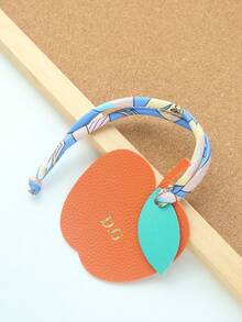 1 pieza Llavero personalizado con iniciales y forma de fruta con cuerda de satén colorida, monograma dorado personalizado de cereza como accesorio para bolsas, llavero personalizado y lindo en forma de manzana, melocotón, limón, mango, pera como accesorios para bolsos, regalo para mujer para boda o San Valentín - Multicolor - Ver 19