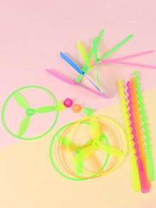 1/10/30pcs Color Random Hand Rub Bamboo Dragonfly,Festival Party Toy Plastic Flying Leaf Toy,Outdoor Family Interactive Game,The Best Choice For Valentine's Day, Birthday Gifts,Both Indoor And Outdoor Use(Random Color)