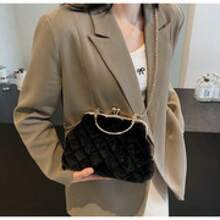 Plush Mesh Clip Opening Shell Bag, Gold Chain And Metal Buckle Decoration, Versatile And Fashionable Evening Bag, Handheld Design, Suitable For Dinner And Everyday Wear. - 黑色 - 查看 4