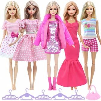 5 طقم ملابس دمية وردية أنيقة لدمية فتاة مقاس 11.5 بوصة، تشمل 1 فستان حفلة، 1 طقم لباس علوي وبنطلون كاجوال، 1 معطف، 1 فستان بترتر، 2 فستان يومي، 1 زوج أحذية و 5 شماعات، ألعاب تنكر الدمية، هدايا عيد الميلاد وحشوات جوارب (الدمية غير مشمولة)