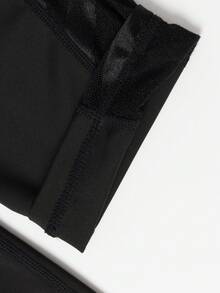 Calças femininas plus size para ioga, fitness, comprimento médio, com design de patchwork em malha e bolsos, adequadas para ioga, fitness e esportes - Preto - Ver 4