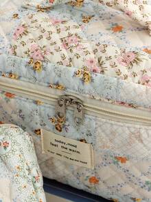 حقيبة مكياج بيج، نمط ملون مجزأ، حقيبة تخزين للسفر، تخزين منزلي، حقيبة تخزين متعددة الوظائف سعة كبيرة، حقيبة مكياج للبنات، حقيبة تخزين مستحضرات التجميل، حقيبة مكياج جميلة للعناية بالبشرة، حقيبة مكياج، صندوق مكياج، حقيبة تخزين المجوهرات، حقيبة فرش، حقيبة فوط صحية، حقيبة سماعات الرأس، محفظة، حقيبة نظارات، هدية عيد الميلاد، هدية عيد الأم، موسم العودة إلى المدرسة، حقيبة طالب، حقيبة ضروريات السفر للمدرسة والعطلات، حقيبة سفر للنساء'