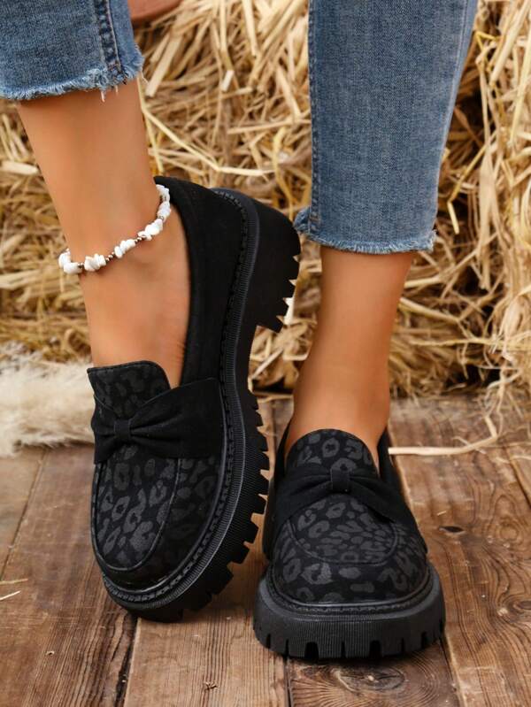 Mocassins Casuais de Slip-On com Estampa de Onça para Mulheres Plus Size, Bico Redondo, Salto Quadrado, Adequado para Esportes ao Ar Livre