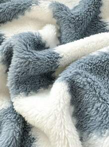 1pc Blue Plaid Pattern Soft & Cozy Blanket, Suitable For Home Decor, Bed, Sofa, Office, Room, Dorm, Machine Washable - Blue and White - View 2