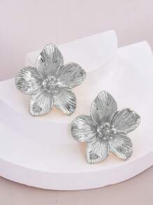1 Pair Women's Flower Stud Earrings, New Fashion Versatile Textured Premium Accessory Suitable For Daily Wear And Gatherings