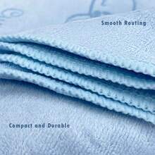 Khăn tắm sợi nhỏ hình Sanrio Cinnamoroll MINISO - Làm từ chất liệu sợi nhỏ mềm mại, thân thiện với da, thấm hút nước tuyệt vời. In họa tiết nhân vật Sanrio dễ thương và chi tiết tinh tế. (1 chiếc) - Màu xanh lam - Xem 3