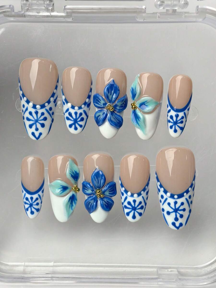 10 piezas de puntas de uñas con forma de almendra hechas a mano, diseño de flores en relieve de porcelana azul y blanca con decoración de cuentas doradas en 3D, juego de arte de uñas removible y reutilizable con 1 pieza de raspador de gel de gelatina