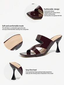 女士高跟鞋，时尚优雅，适合派对、户外活动和正式场合。采用闪亮的Z字形设计，柔软的镜面材质，舒适的宽鞋面，以及便捷的套穿式设计。适合休闲、居家、户外、旅行和正式场合穿着。咖啡棕色，春夏百搭单品。 - 咖啡棕 - 查看 4
