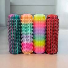 Portachiavi con stimolatore a punte, piccolo oggetto antistress da manipolare, portachiavi antistress, mini rullo massaggiante portatile con punte testurizzate, regalo creativo e originale