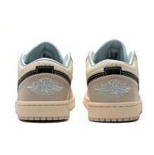 Nike 女士复古低帮休闲运动鞋