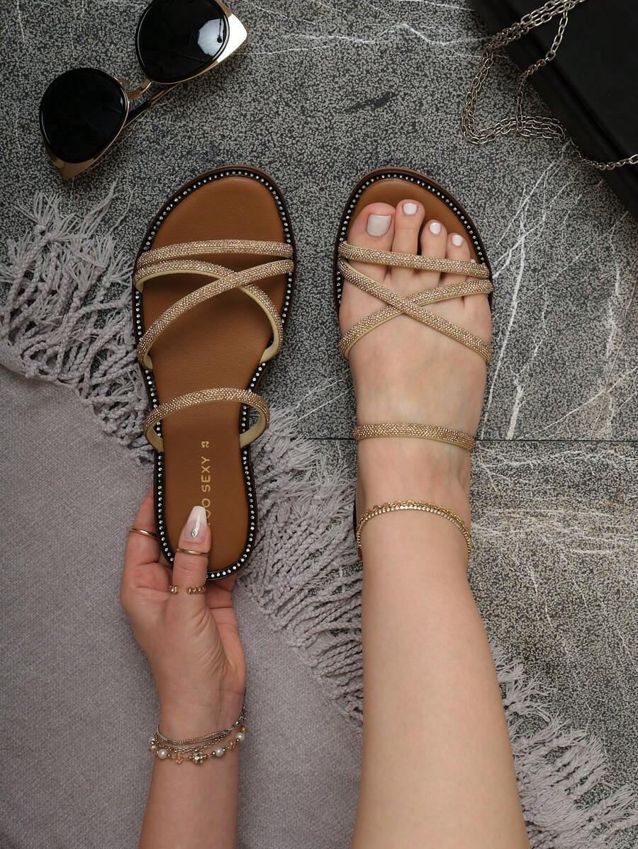 Sandalias planas de mujer con tiras cruzadas y diamantes de imitación, punta cuadrada elegante, moda casual/verano, zapatos cómodos - Dorado - Ver 1