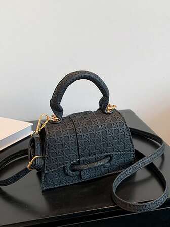 Dragsko, elegant och avslappnad, handburen liten fyrkantig väska för enkelrum. Lämplig för shopping, plånbok, shopping, unga kvinnor, högskolestudenter, nykomlingar, tjänstemän. Mycket lämplig för kontor, högskola, arbete, affärer, pendling, utomhusaktiviteter, resor och utflykter.