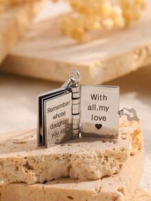 1 pezzo Elegante collana con pendente a forma di libro a forma di lettera d'amore in acciaio inossidabile, gioiello unisex ideale per uso quotidiano, vacanze, famiglia/amanti/amici