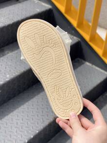 优雅家居时尚布艺珍珠装饰女士拖鞋，春秋新款