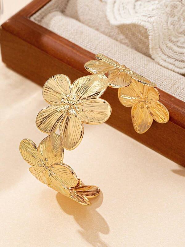 1pc Cross-Border 2025 New Style Elegant Floral Metal Cuff Bracelet, Fashionable Accessory For Women
