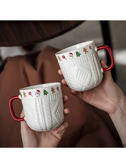 1 buc/2 buc Ceașcă de ceramică pentru cupluri cu model de sărbători în relief - Cadou de Crăciun și Ziua Îndrăgostiților, Ceașcă de cafea pentru mașina de spălat vase cu mâner roșu pentru bucătărie, Cadou de cană de sărbători | Cană cadou romantic | Ceramică durabilă, Cadou pentru pasionații de cafea | Cadou de Ziua Îndrăgostiților și Revelion Ceașcă de lapte pentru femei, Ceașcă de cafea, Ceașcă de apă