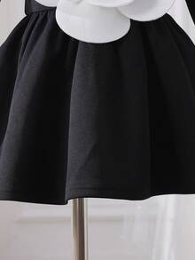 女婴黑色长袖连衣裙，新生儿正式服装，女婴服装，优雅花卉装饰，适合新生儿活动、聚会和日常穿着 - 黑色 - 查看 7